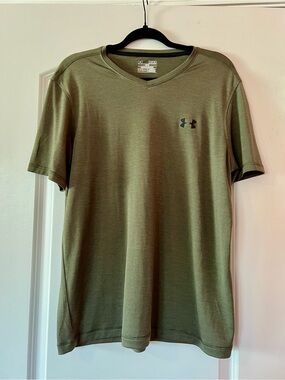 Under Armour Men's Short-Sleeve V-Neck Tee in Olive Green